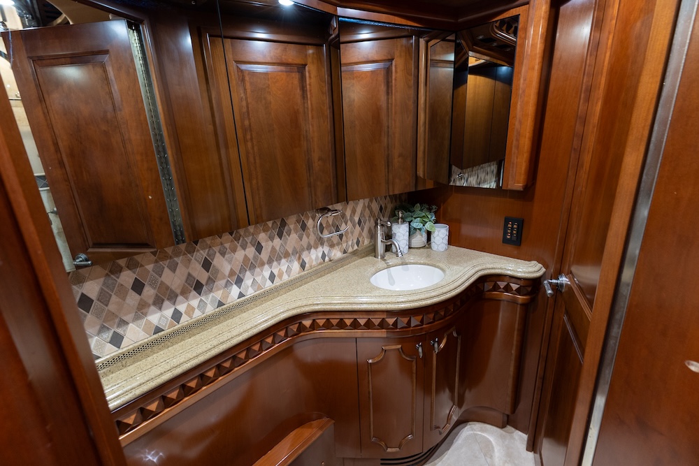 2009 Prevost Liberty H3-45 For Sale