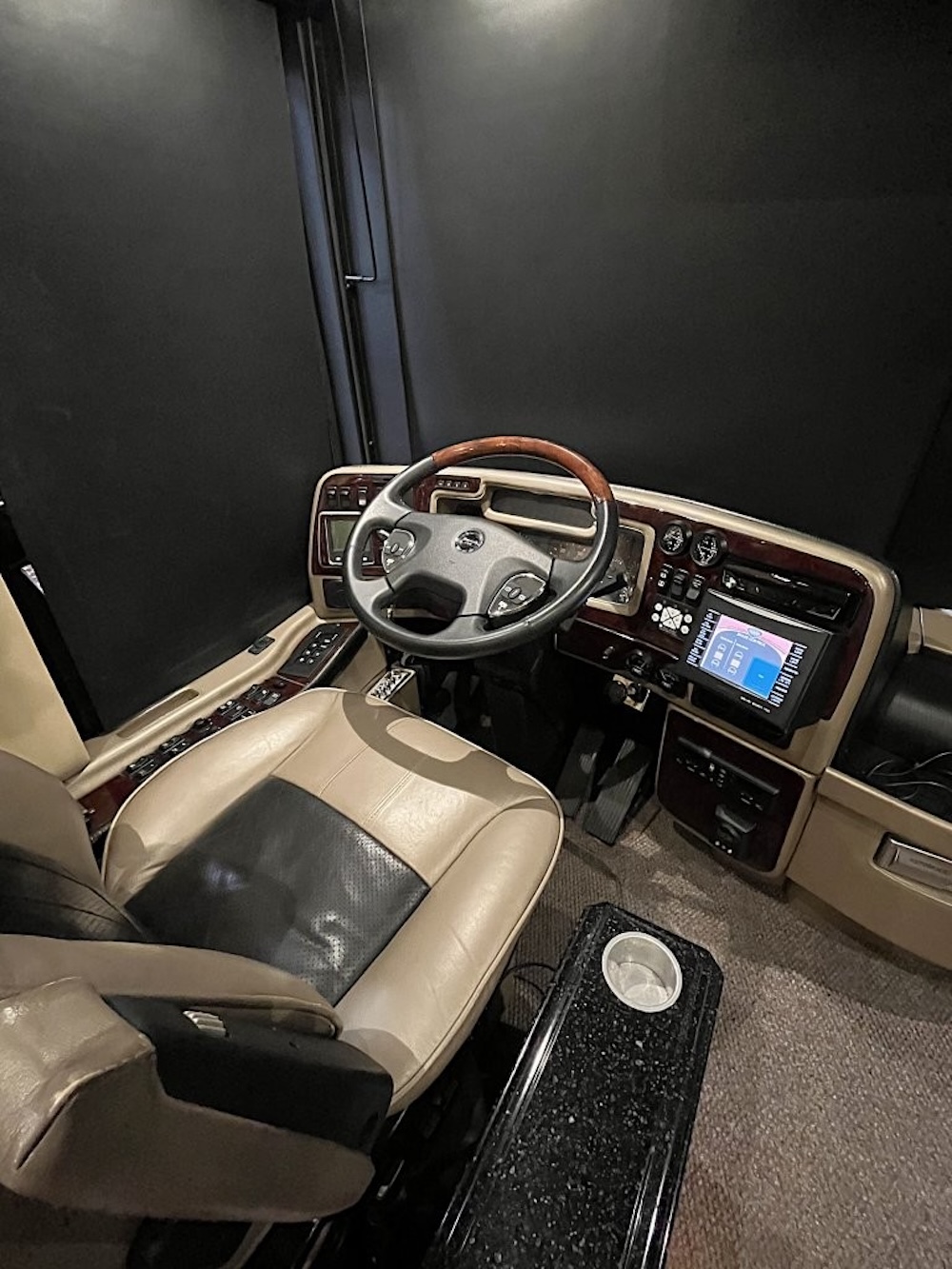 2009 Prevost Liberty XLII For Sale