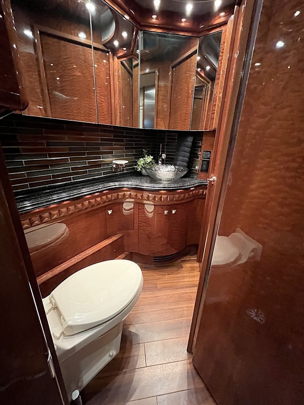 2009 Prevost Liberty XLII For Sale