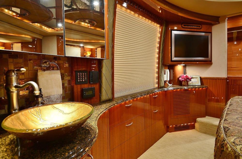 2009 Prevost Liberty XLII For Sale