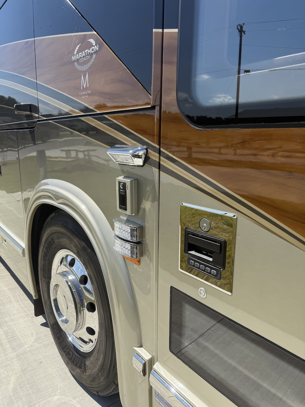 2009 Prevost Marathon H3-45 For Sale