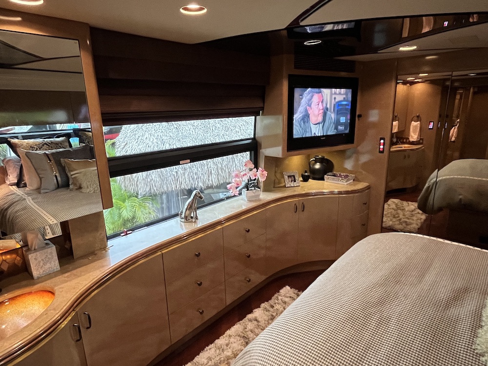 2009 Prevost Marathon H3-45 For Sale