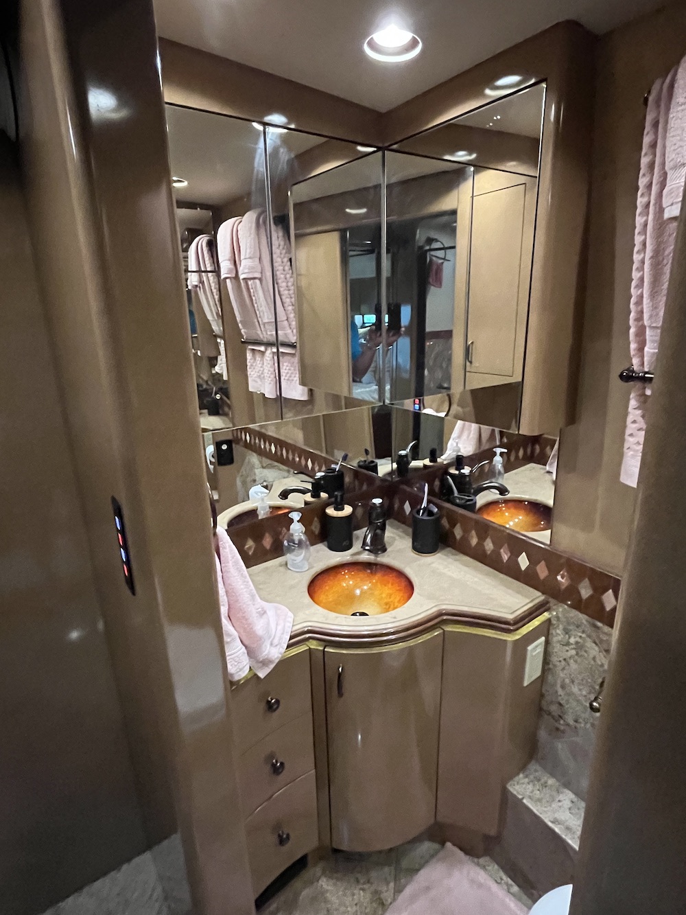 2009 Prevost Marathon H3-45 For Sale