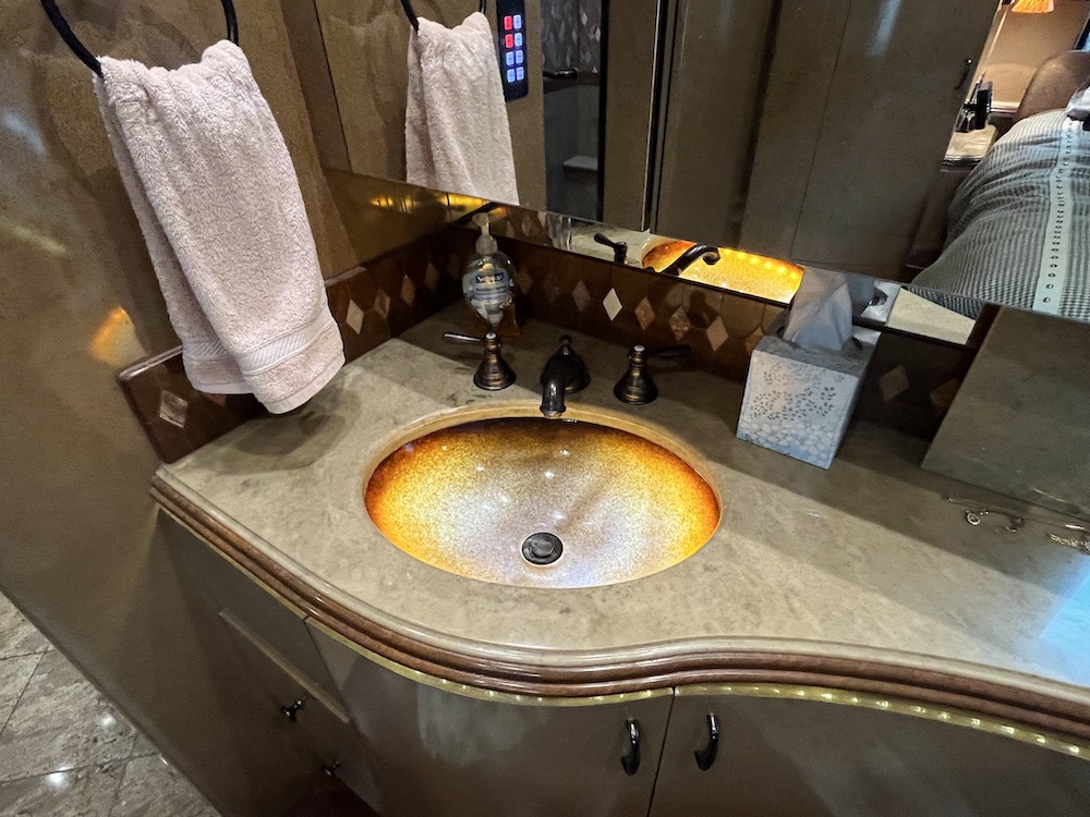 2009 Prevost Marathon H3-45 For Sale
