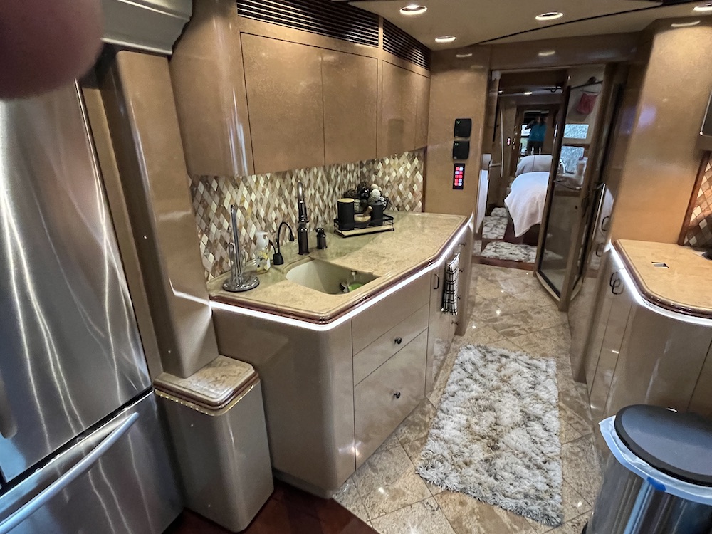 2009 Prevost Marathon H3-45 For Sale