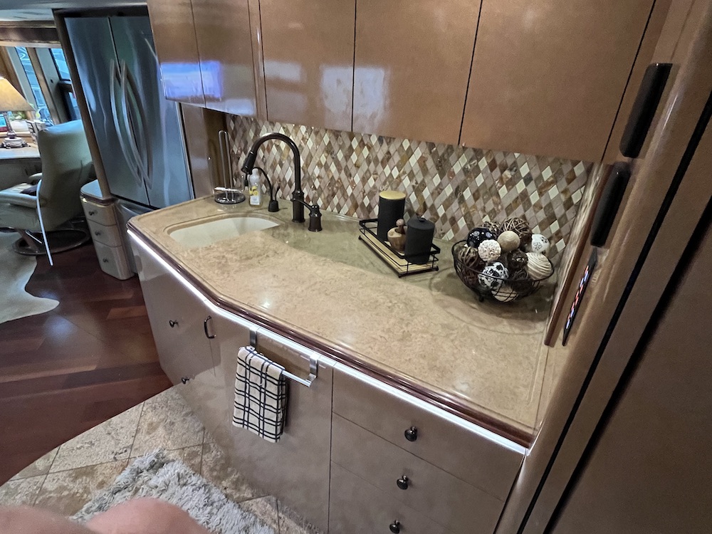 2009 Prevost Marathon H3-45 For Sale