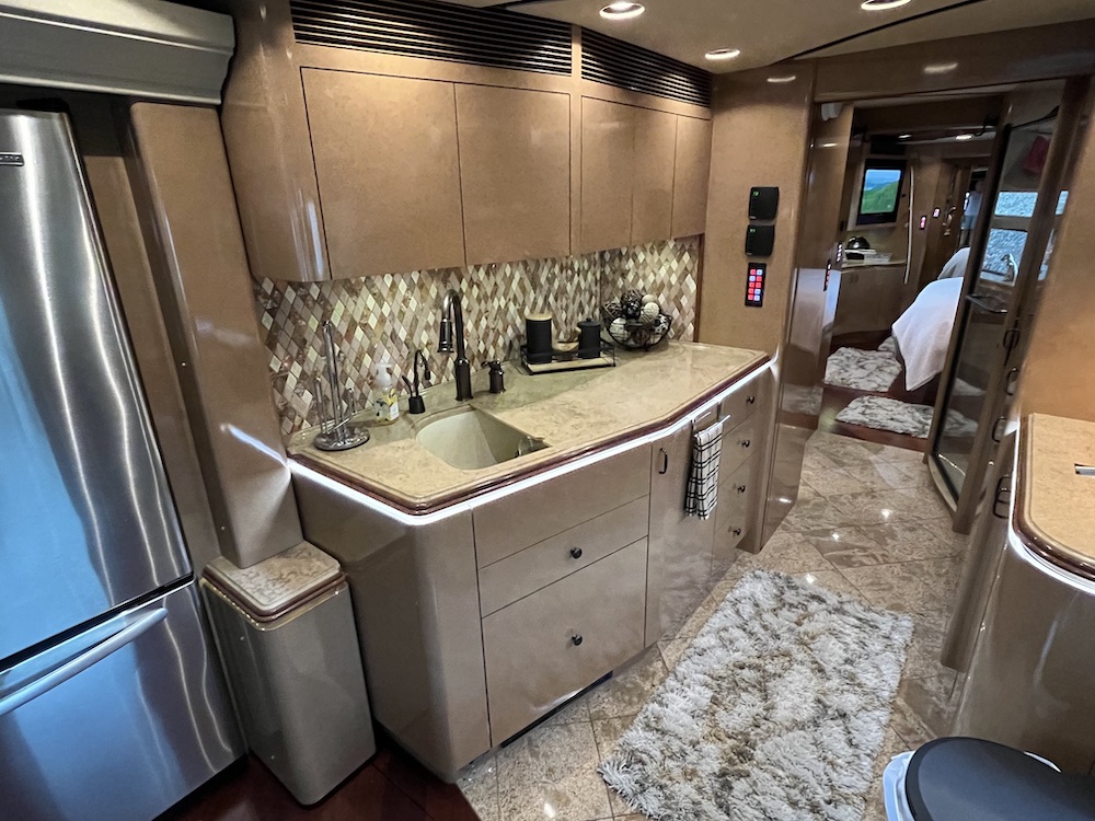 2009 Prevost Marathon H3-45 For Sale