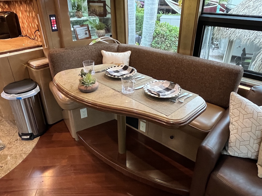 2009 Prevost Marathon H3-45 For Sale