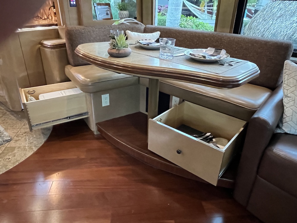 2009 Prevost Marathon H3-45 For Sale