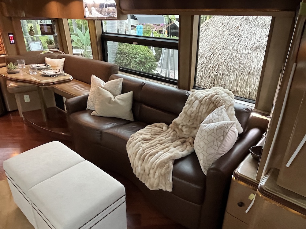 2009 Prevost Marathon H3-45 For Sale