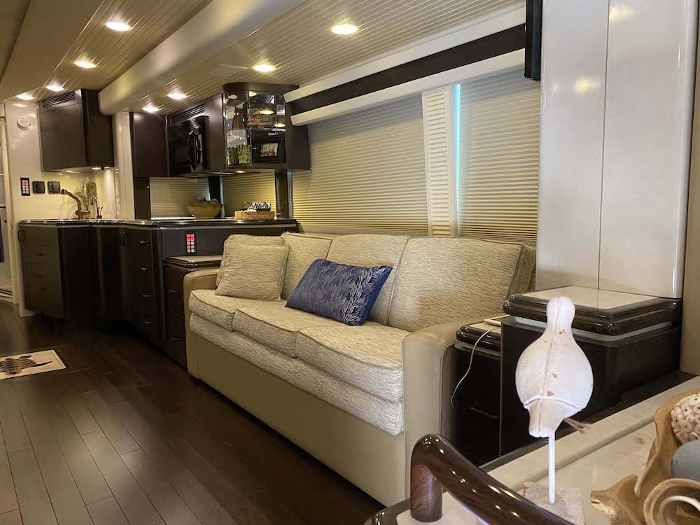 2009 Prevost Marathon H3-45 For Sale