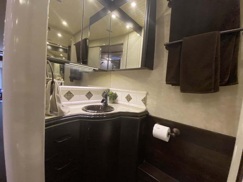 2009 Prevost Marathon H3-45 For Sale