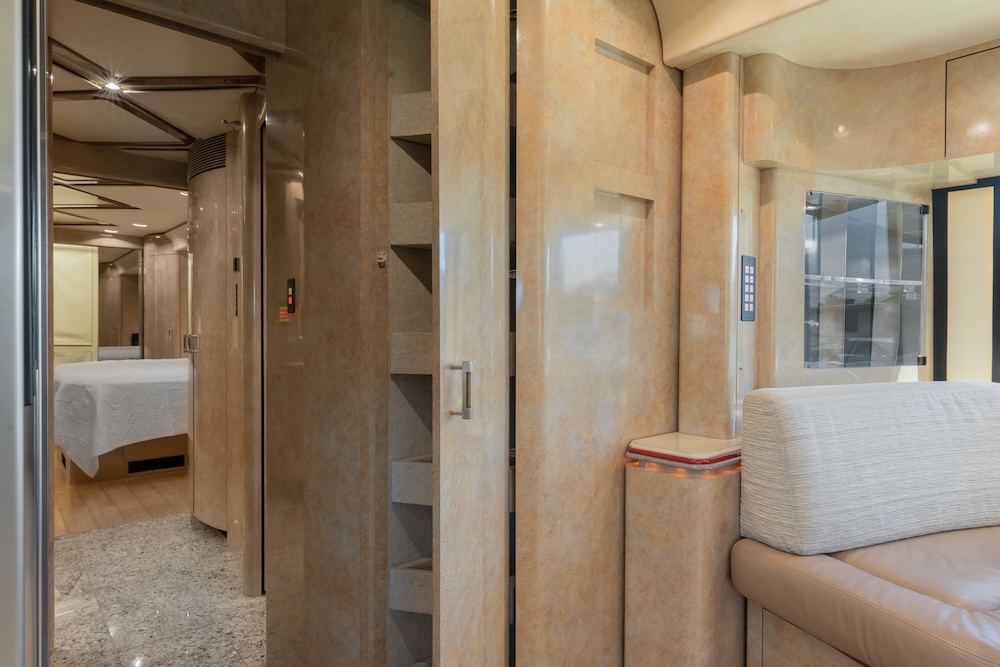 2009 Prevost Marathon H3-45 For Sale