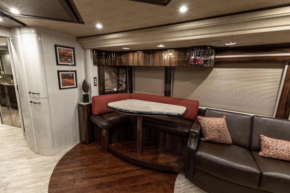 2009 Prevost Marathon  H3-45 For Sale