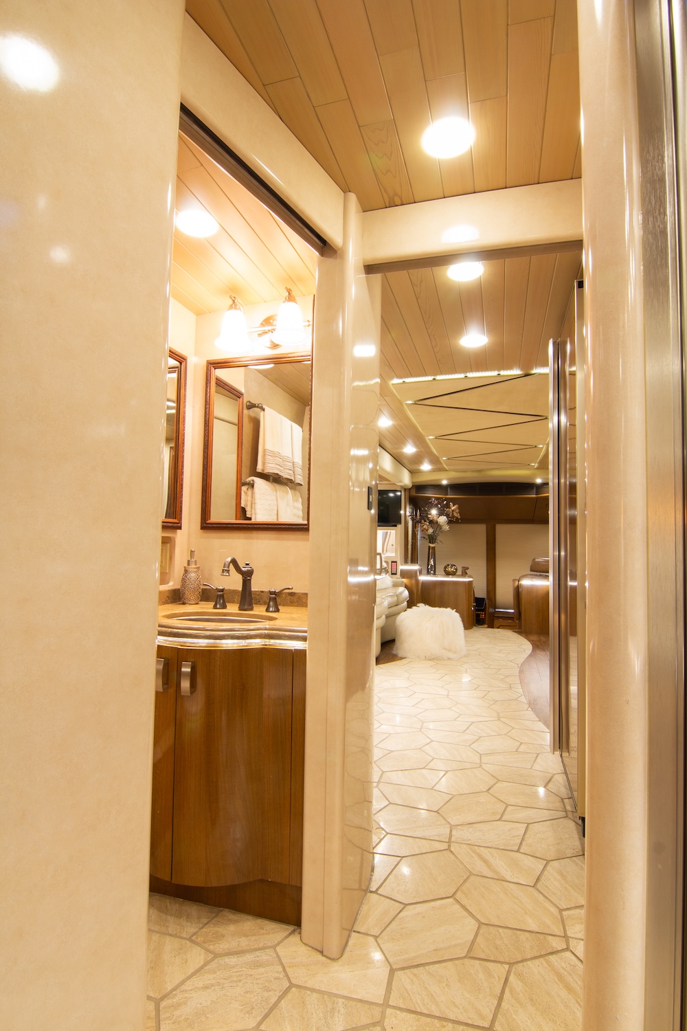 2009 Prevost Marathon H3-45 For Sale