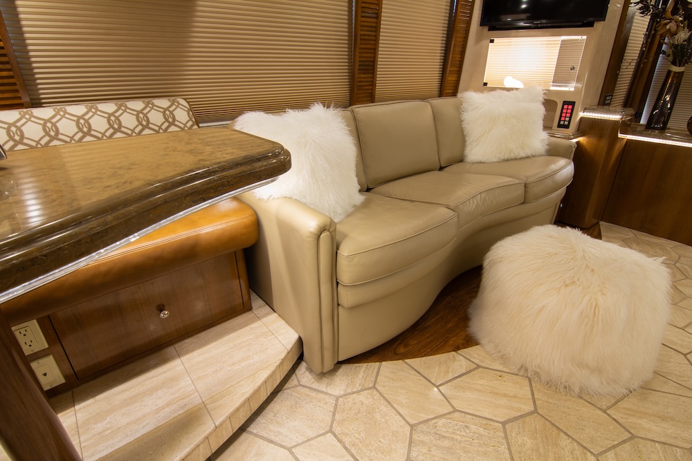2009 Prevost Marathon H3-45 For Sale