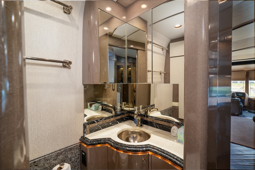 2009 Prevost Marathon XLII For Sale