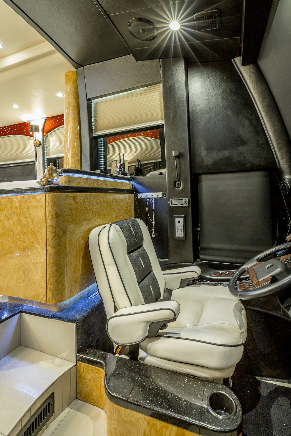 2009 Prevost Millennium H3-45 For Sale