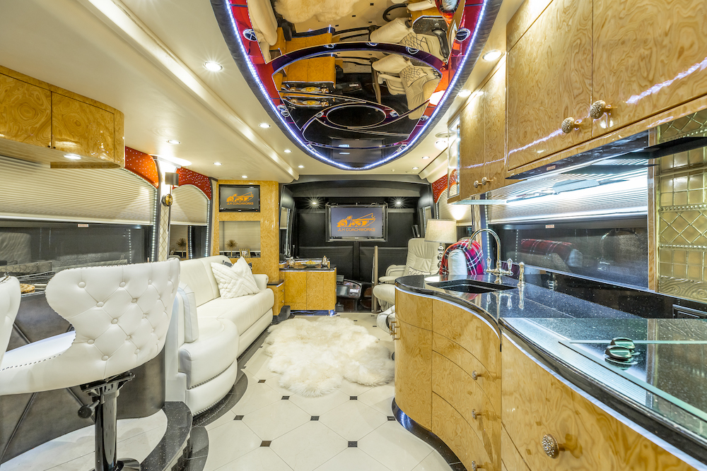 2009 Prevost Millennium H3-45 For Sale