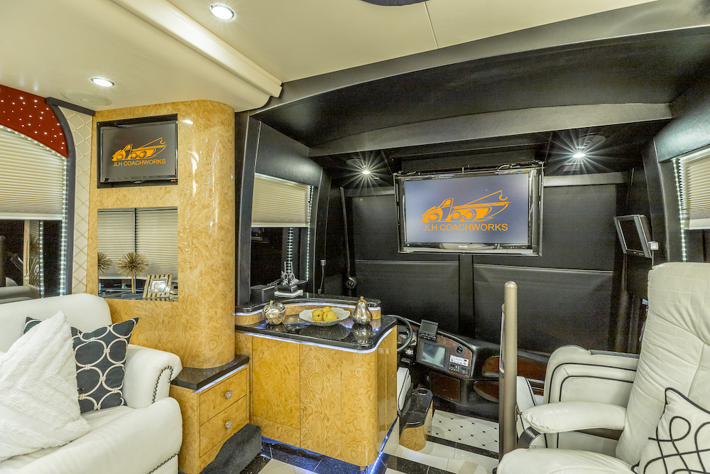 2009 Prevost Millennium H3-45 For Sale