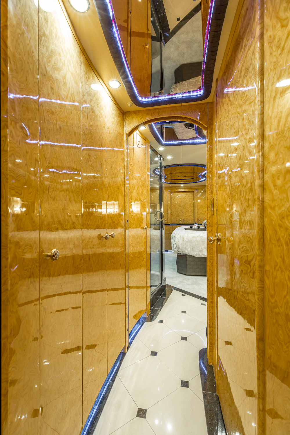 2009 Prevost Millennium H3-45 For Sale