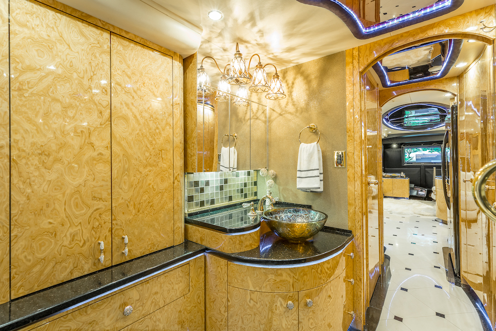 2009 Prevost Millennium H3-45 For Sale