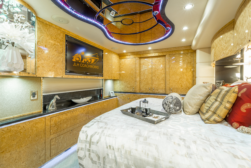 2009 Prevost Millennium H3-45 For Sale