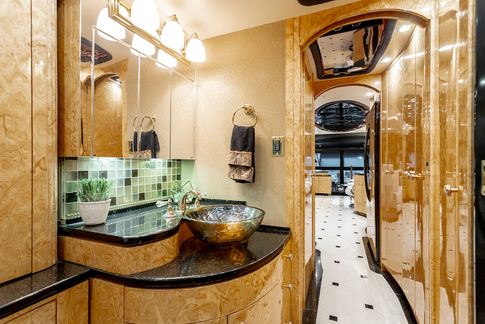 2009 Prevost Millennium H3-45 For Sale