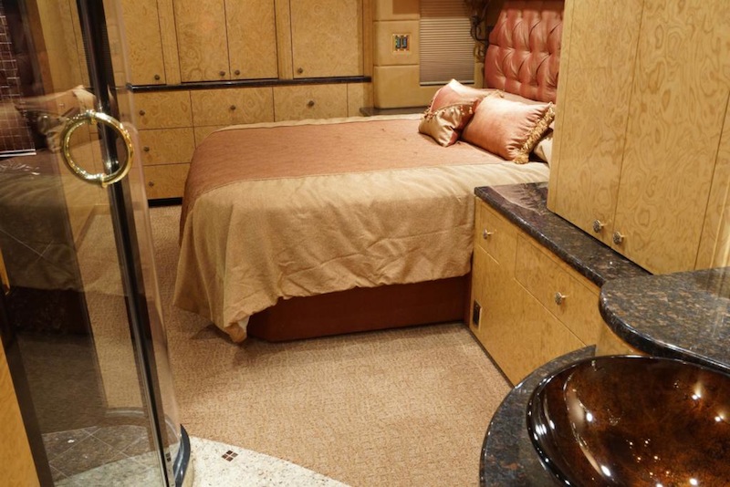 2009 Prevost Millennium H3-45 For Sale