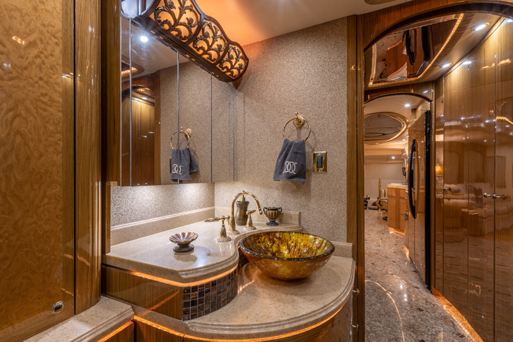 2009 Prevost Millennium H3-45 For Sale