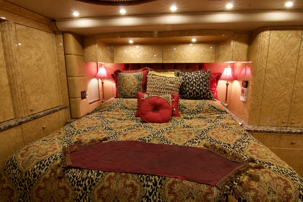 2009 Prevost Millennium H3-45 For Sale