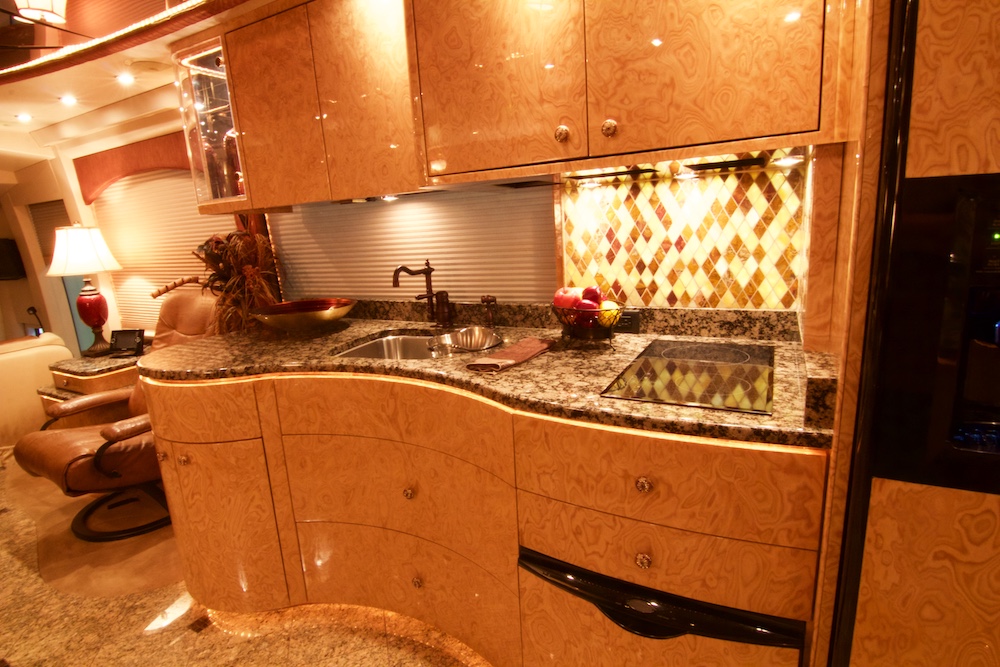 2009 Prevost Millennium H3-45 For Sale