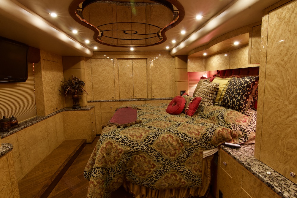 2009 Prevost Millennium H3-45 For Sale