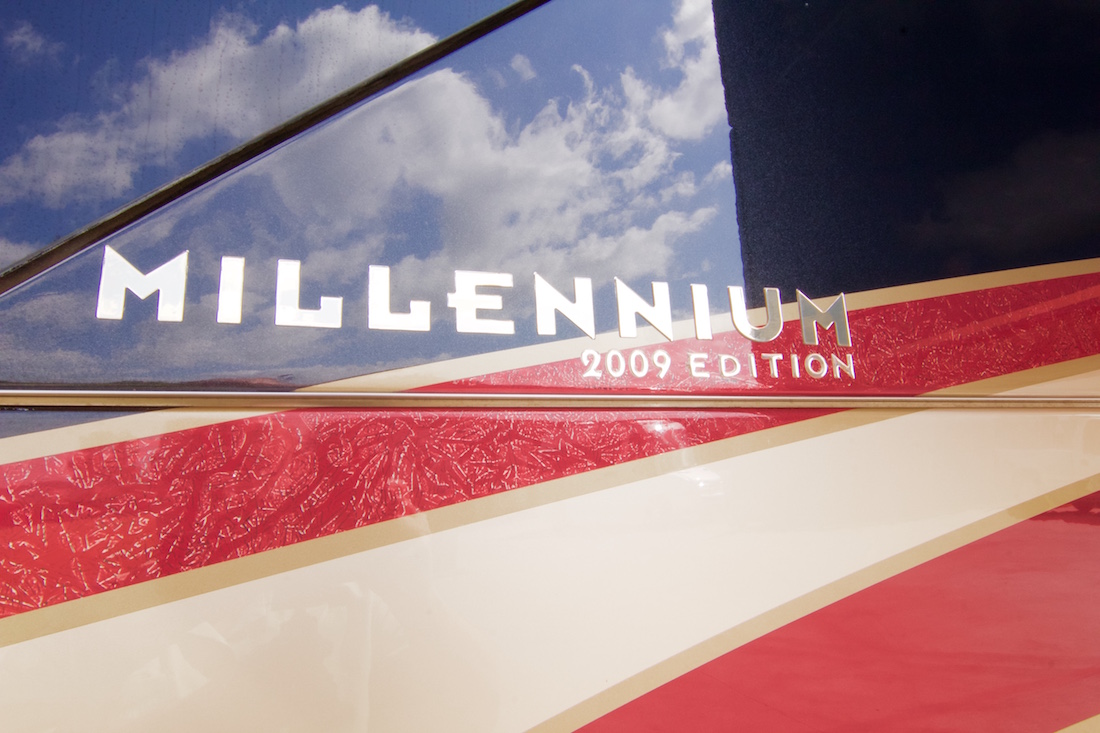 2009 Prevost Millennium H3-45 For Sale