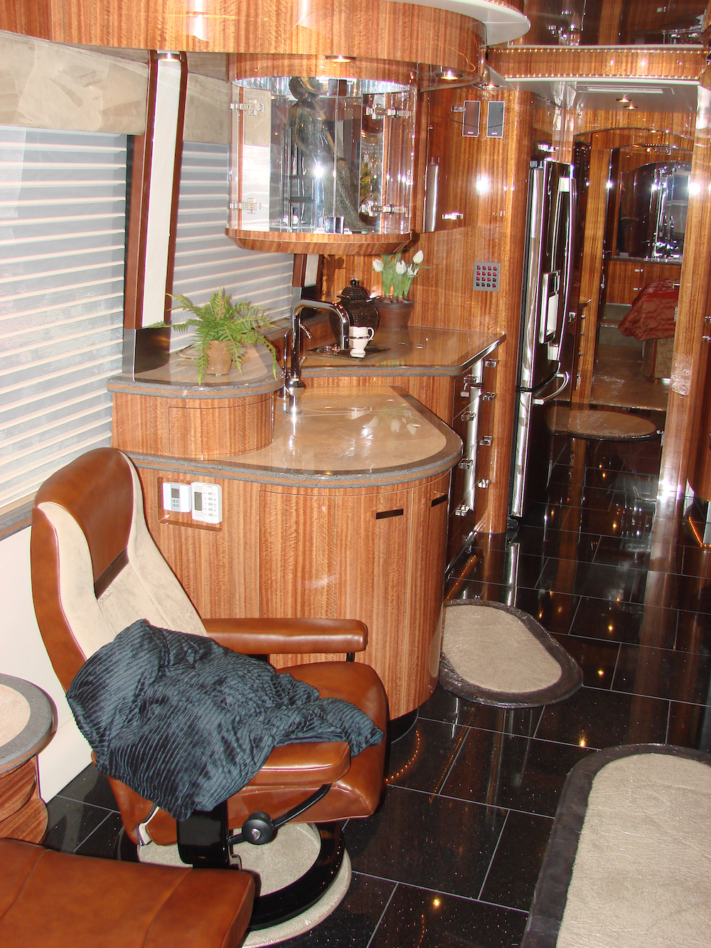 2009 Prevost Parliament XLII For Sale