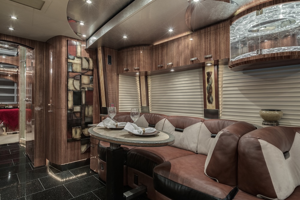 2009 Prevost Parliament XLII For Sale