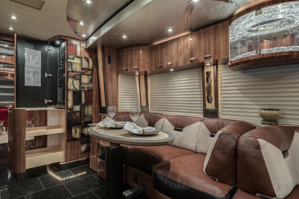 2009 Prevost Parliament XLII For Sale