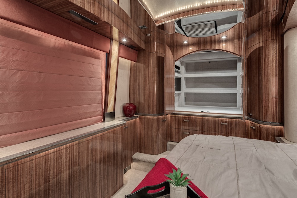 2009 Prevost Parliament XLII For Sale