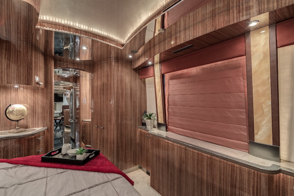 2009 Prevost Parliament XLII For Sale