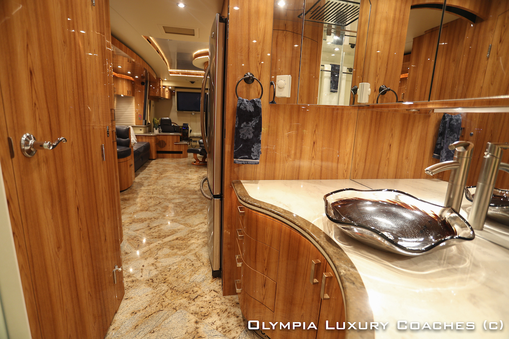 2009 Prevost Parliament XLII For Sale