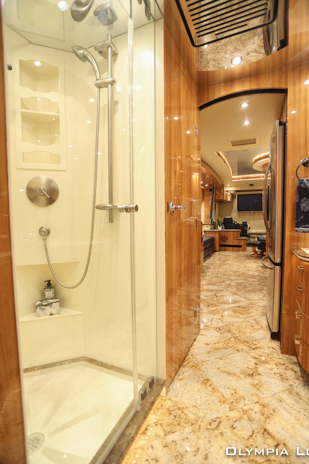 2009 Prevost Parliament XLII For Sale