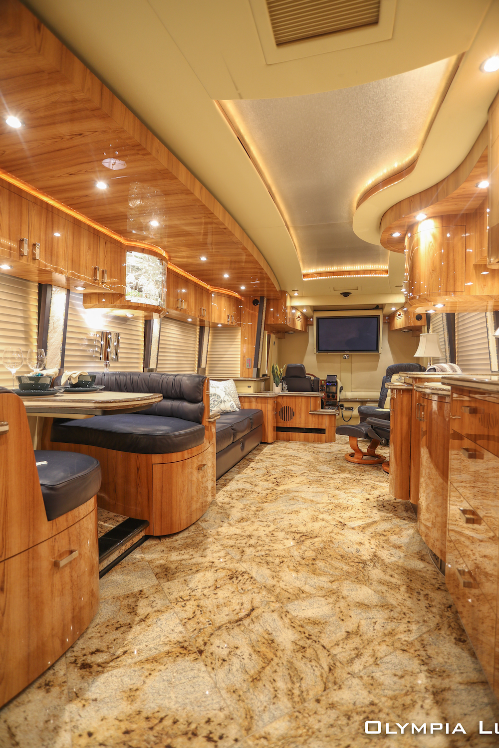 2009 Prevost Parliament XLII For Sale