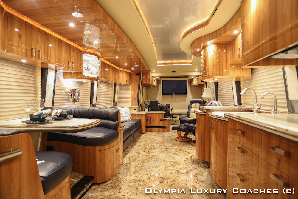 2009 Prevost Parliament XLII For Sale