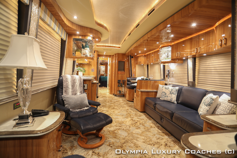 2009 Prevost Parliament XLII For Sale