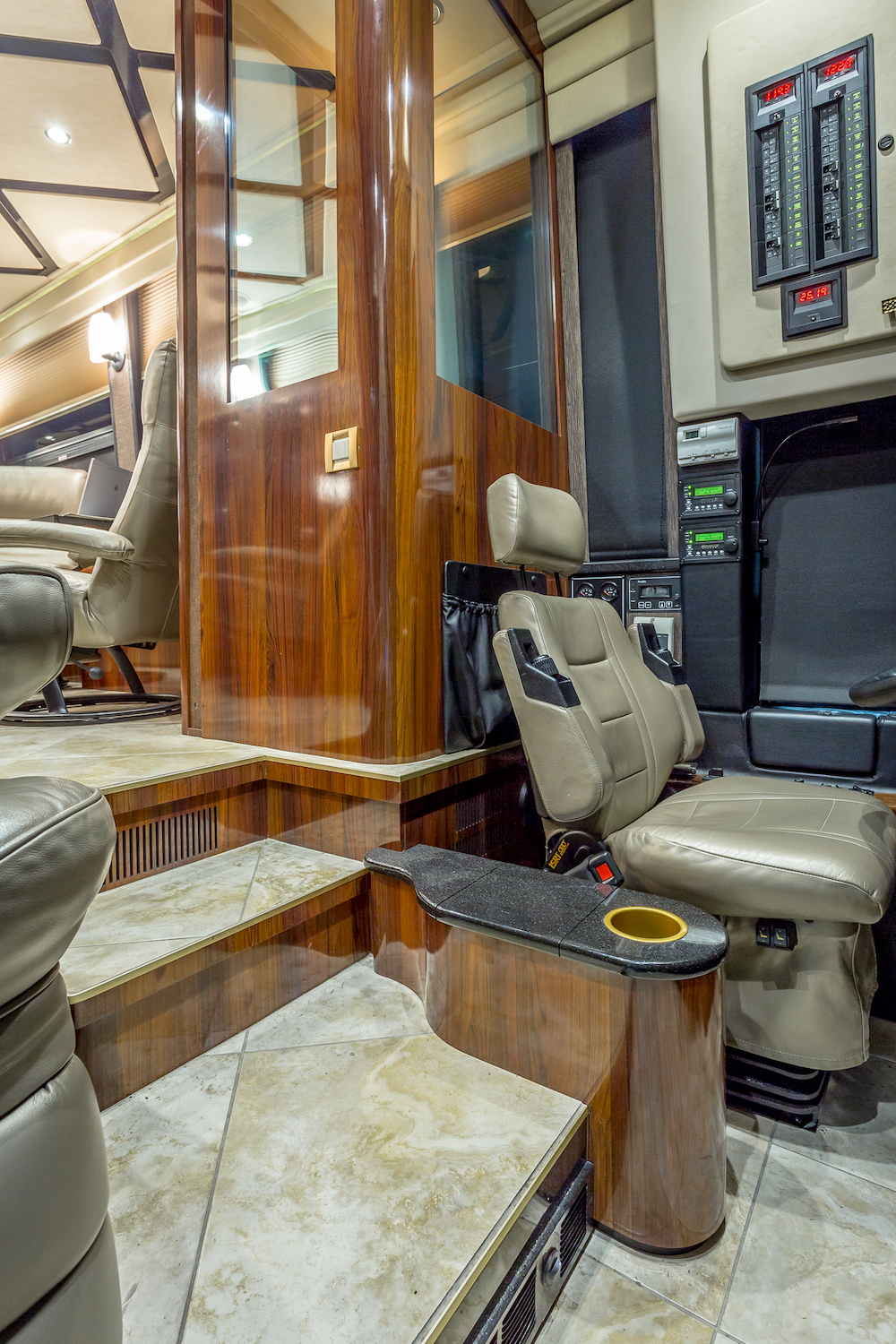 2010 Prevost Amadas H3-45 For Sale