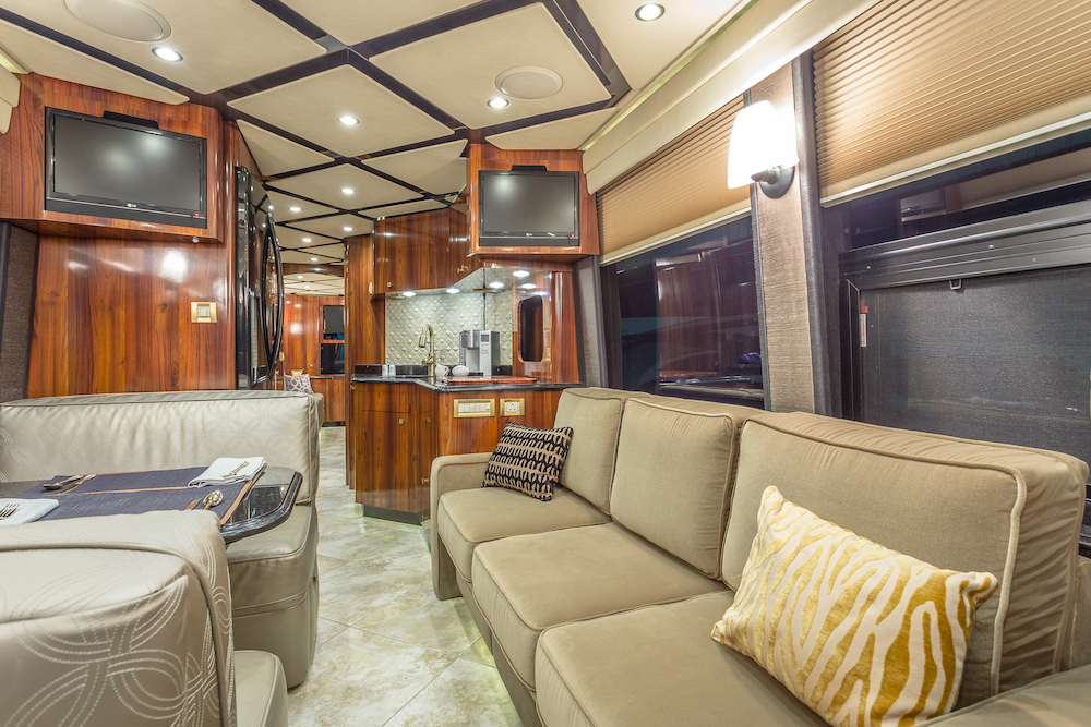 2010 Prevost Amadas H3-45 For Sale