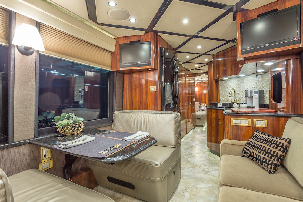 2010 Prevost Amadas H3-45 For Sale