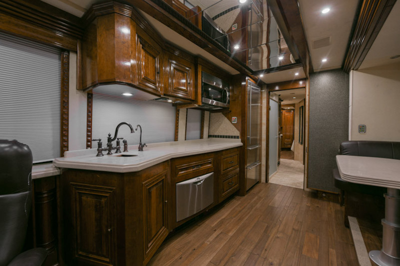 2010 Prevost Emerals XLII For Sale