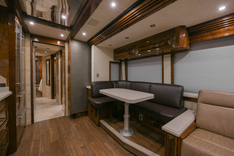 2010 Prevost Emerals XLII For Sale