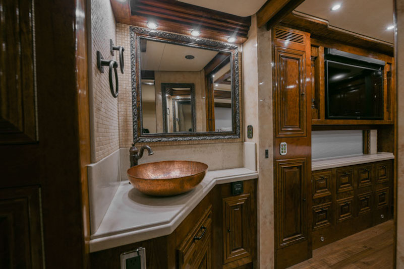 2010 Prevost Emerals XLII For Sale